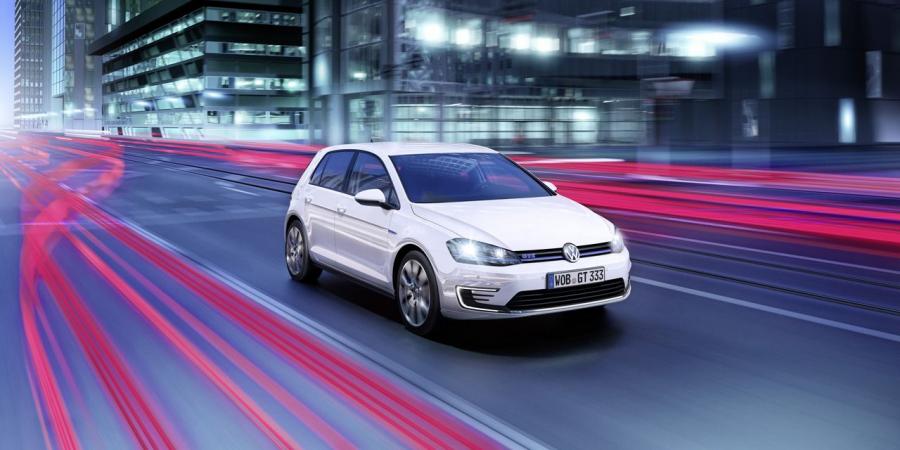 Volkswagen Golf GTE 5-Door 2014 года  (фото 2 из 45)